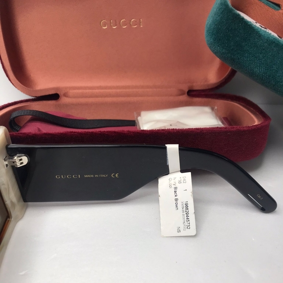 New  - 💯 Original GUCCI Rectangular Flap GG0543S Sunglasses seen on Rihanna - Picture 7 of 13